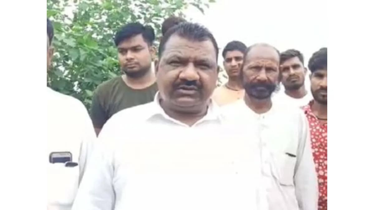 रामपुर में सपा नेता सुरेन्द्र सागर का पिस्टल लाइसेंस निरस्त, पेट्रोल पंप सील