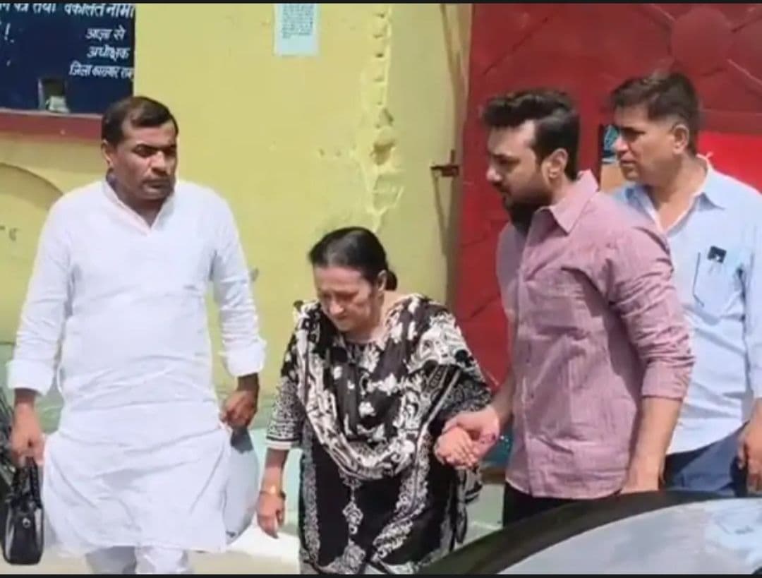 रामपुर जेल में बेटे से मिलीं तंजीम फातिमा, बदले अंदाज और चुप्पी ने बढ़ाई सियासी चर्चाएं
