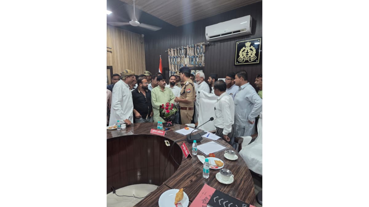 रामपुर पुलिस लाइन में व्यापारी प्रिकॉस्ट मीटिंग: सीओ सिटी ने सुनीं व्यापारियों की समस्याएं, बिलासपुर ट्रैफिक जाम पर हुई चर्चा
