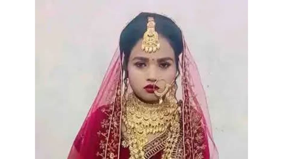 रामपुर के अजीतपुर में विवाहिता का फंदे से लटका मिला शव, मायके पक्ष ने दहेज हत्या का लगाया आरोप