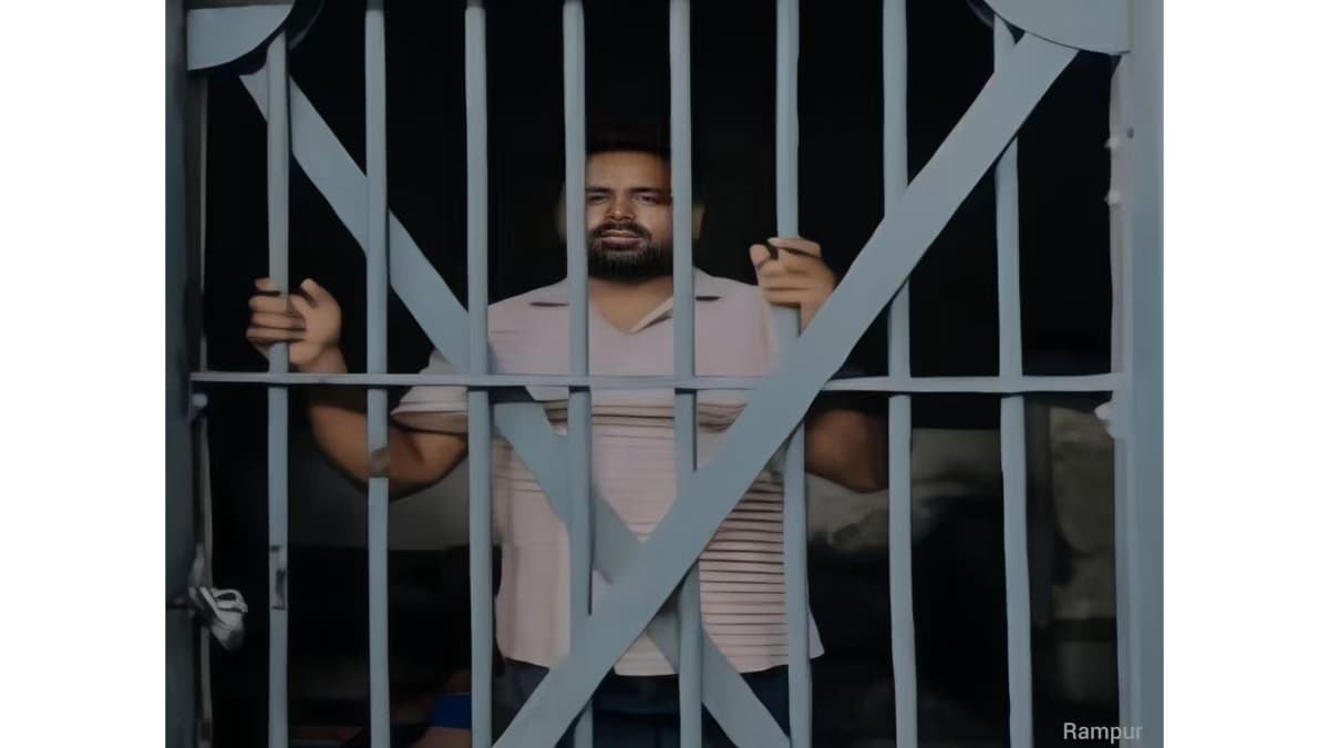 रामपुर रेलवे स्टेशन पर बड़ी कार्रवाई: 15 लाख का 25.40 किलो गांजा जब्त, तीन तस्कर गिरफ्तार