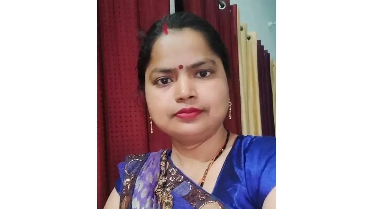 शाहजादनगर: तेज रफ्तार डीसीएम की बाइक से भिड़ंत, महिला की मौत, पति-बेटा घायल