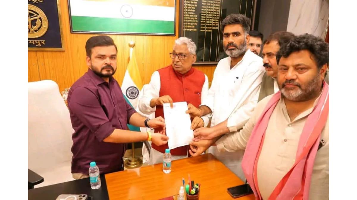 जौहर यूनिवर्सिटी गिराने के आदेश के खिलाफ सपा का प्रतिनिधिमंडल DM को सौ
