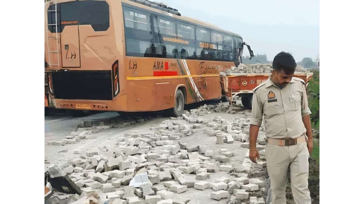 बिलासपुर में नेशनल हाईवे पर डबल डेकर बस और ट्रैक्टर-ट्रॉली में भीषण टक्कर, दो घायल